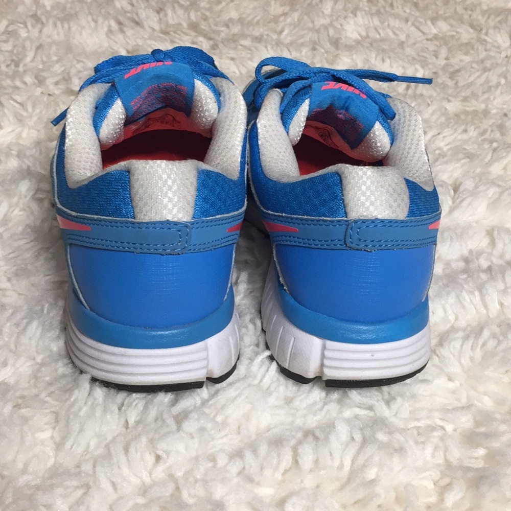 Nike’s - Picture 3 of 3